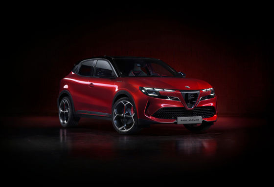 Alfa Romeo'nun en sportif kompakt arabası ilk EV Milano iki sürüş sistemi seçeneği ile 156hp ve 240hp WLTC 240miles