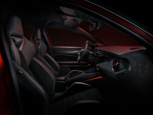 Alfa Romeo'nun en sportif kompakt arabası ilk EV Milano iki sürüş sistemi seçeneği ile 156hp ve 240hp WLTC 240miles