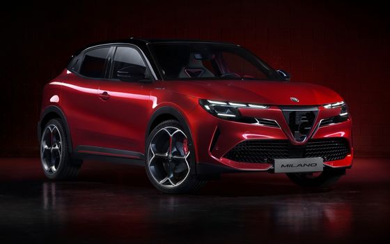 Alfa Romeo'nun en sportif kompakt arabası ilk EV Milano iki sürüş sistemi seçeneği ile 156hp ve 240hp WLTC 240miles