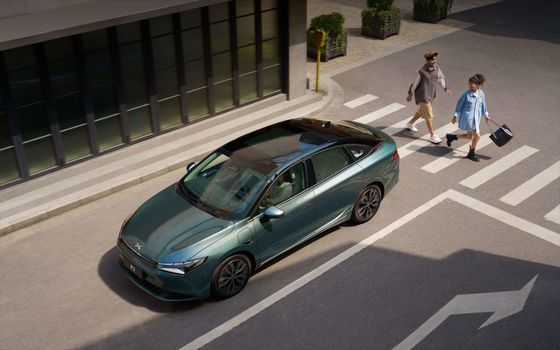 2024 Xpeng P5 Elektrikli Araç EV Elektrikli Araba Uzun Menzilli 480km 155KW Güç 170km/h