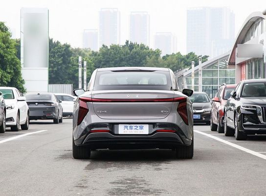 Temiz Elektrikli Araç Çin Ünlü Marka Hongqi EH7 2024 600km Pro 600km Uzun Menzilli Ve 4 kapılı/5 koltuklu Sedan