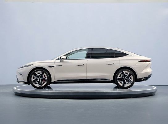 Temiz elektrikli araç Feifan F7 ücretsiz pil şarjı ve ömür boyu değiştirme ile geliyor 500km RWD tahrik sistemi elektrikli araba