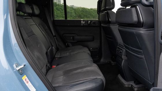 En Yeni Başlatılan BYD Leopard FANGCHENGBAO 5 2024 PHEV Elektrikli Araba 4.8s 0-100km/h Hızlandırma 125km CLTC Yeni EV CAR