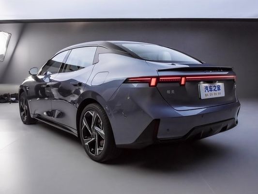 Bugün en yeni LYNK & CO 07 EM-P 126km uzun menzilli pro PHEV 160 kW elektrikli motor ve 350N.m torklu yeni enerji aracı