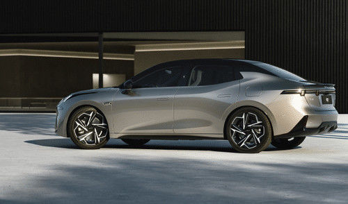 Bugün en yeni LYNK & CO 07 EM-P 126km uzun menzilli pro PHEV 160 kW elektrikli motor ve 350N.m torklu yeni enerji aracı