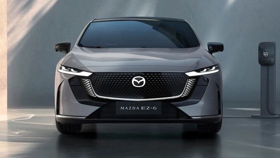 İlk saf elektrikli araç olan Mazda EZ-6 sıradan bir arka tekerlekli sedan.