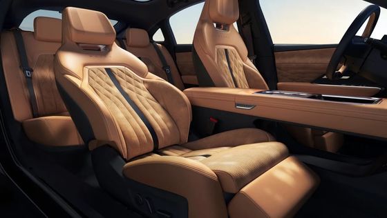 İlk saf elektrikli araç olan Mazda EZ-6 sıradan bir arka tekerlekli sedan.