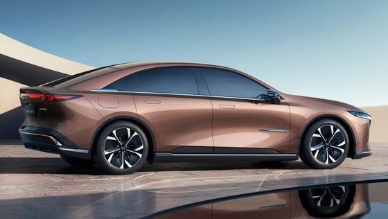 İlk saf elektrikli araç olan Mazda EZ-6 sıradan bir arka tekerlekli sedan.