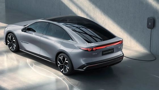 İlk saf elektrikli araç olan Mazda EZ-6 sıradan bir arka tekerlekli sedan.