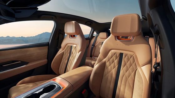 İlk saf elektrikli araç olan Mazda EZ-6 sıradan bir arka tekerlekli sedan.