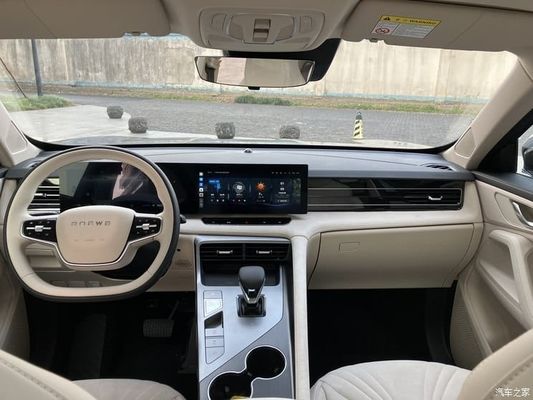 En yeni Saic Roewe D5X DMH PHEV 1.5 litrelik turbo motor ve 110kw/235N.m güçte tek bir elektrikli motor