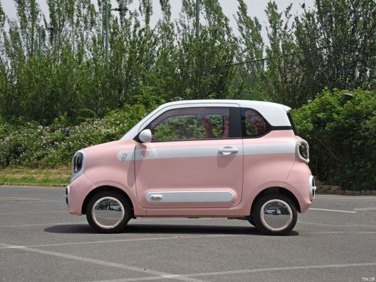 Satış öncesi Micro-ev FAW Bestune Pony Hatch 120km menzile sahip 20kw/27P.s Motor gücü Elektrikli 3 kapılı/4 koltuklu Güvenlik tasarımı
