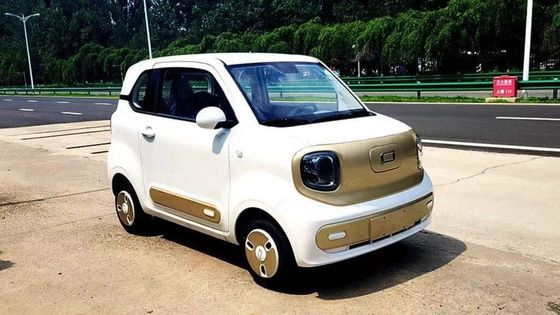 Satış öncesi Micro-ev FAW Bestune Pony Hatch 120km menzile sahip 20kw/27P.s Motor gücü Elektrikli 3 kapılı/4 koltuklu Güvenlik tasarımı
