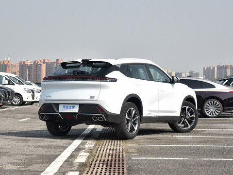 2024 Yeni Hibrit Dongfeng Forthing Haohan PHEV 1.5t Fwd Kompakt SUV Aracı 5 Koltuklu Hibrit Elektrikli Petrol Aracı