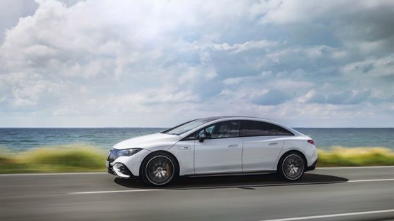 Süper uzun menzilli elektrikli araç Mercedes-Benz EQE AMG 53 4MATIC + 460kw/625P.s motor gücü 220km/h en yüksek hızla