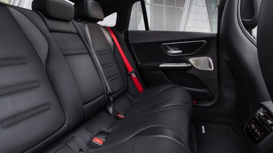 Süper uzun menzilli elektrikli araç Mercedes-Benz EQE AMG 53 4MATIC + 460kw/625P.s motor gücü 220km/h en yüksek hızla