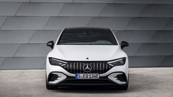 Süper uzun menzilli elektrikli araç Mercedes-Benz EQE AMG 53 4MATIC + 460kw/625P.s motor gücü 220km/h en yüksek hızla