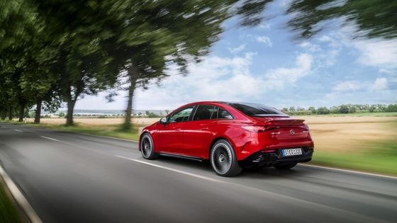 Sıcak satış elektrikli araç Mercedes-Benz EQE AMG 43 4MATIC 90.6kwh pil 350kw/476P.s motor gücü ile 450km menzil