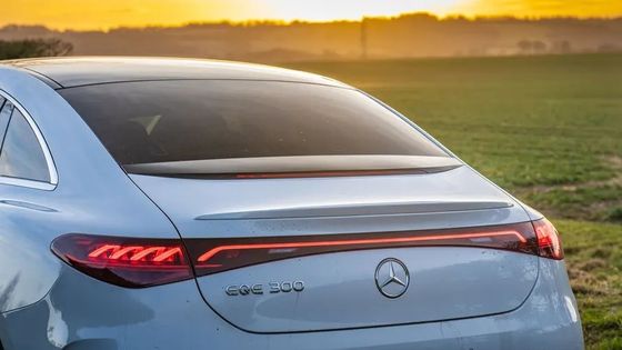 En çekici değerli elektrikli araç Mercedes-Benz EQE 300 Sedan 525km aralığı 180kw/245P.s güç w 210kmh en yüksek hız
