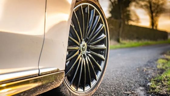 En çekici değerli elektrikli araç Mercedes-Benz EQE 300 Sedan 525km aralığı 180kw/245P.s güç w 210kmh en yüksek hız