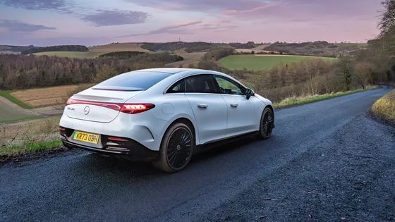 En çekici değerli elektrikli araç Mercedes-Benz EQE 300 Sedan 525km aralığı 180kw/245P.s güç w 210kmh en yüksek hız