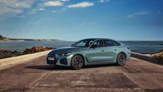 Tamamen elektrikli araç yüksek performanslı 450km menzilli BMW i4 hızlandırma 0-100km/h 3.9s 225km/h en yüksek hız 400kw güç