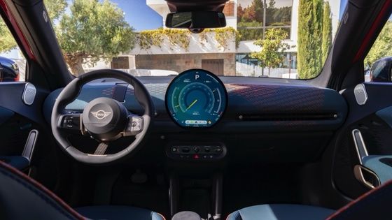 Tüm Yeni Tüm Elektrikli MINI Aceman SE 54.2kwh Batarya Güçlü 215hp & 330N.m Motor 7.1s 0-100km/h Hızlandırma