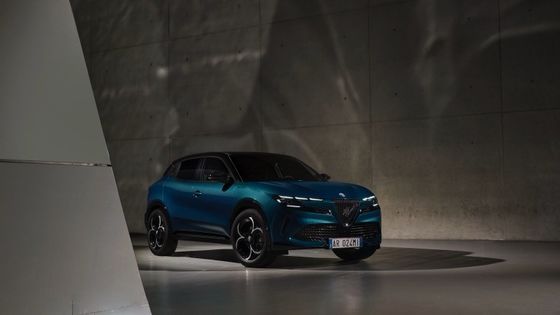 İlk EV Kompakt Araba Alfa Romeo Junior Electric 54.8kwh pil ve maksimum gücü 158kW ile 345 mil menzile kadar.