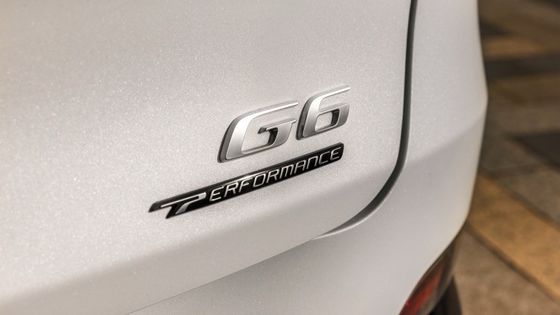 Xpeng G6 RWD Uzun Menzilli Elektrikli Araç SUV EV Elektrikli Araba 210kw motor gücüyle RWD sürüşü ve 490km menzilli