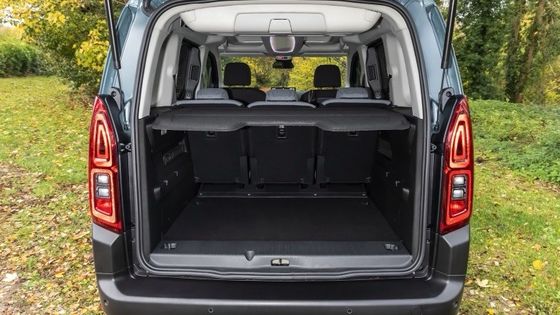 NEW CITROEN e-Berlingo Yeni Elektrikli Araç 339km Menzil 52kwh pil 100kw ((136P.s) Motor gücü ve 132km/h en yüksek hız