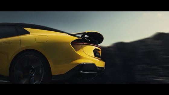 Lotus Emeya, 650km menzil 250km/h en yüksek hız ve 450kw güç ile dört kapılı GT gövde tarzında firmanın yeni EV teknolojisini paketliyor.