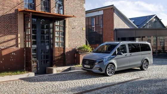 9 Koltuklu EV Mercedes-Benz EVito Tourer Long 201 BHP elektrikli motor ve 90kWh kullanılabilir pil ile