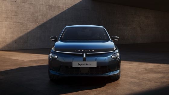 Lancia Ypsilon'un ilk elektrikli arabası, ön motorlu, 154 beygir gücü ve 260 N.m.