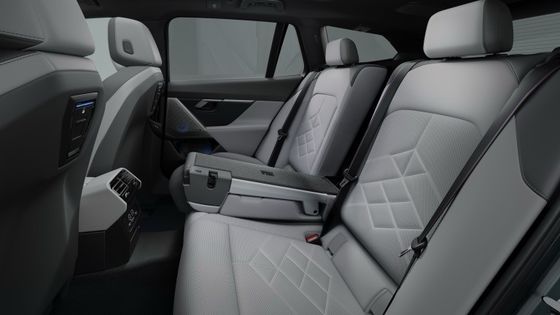 84.4kWh'lık pil ile eşleşen en yeni EV arabası. 329 mil menzil, 335 bhp/430 Nm BMW i5 Touring eDrive40 tek vitesli RWD'de.