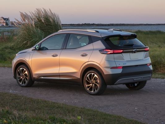 Şevrolet'in Bolt EUV elektrikli arabasında şaşırtıcı derecede yüksek teknolojili bir EV 238 millik menzilli yeni elektrikli SUV