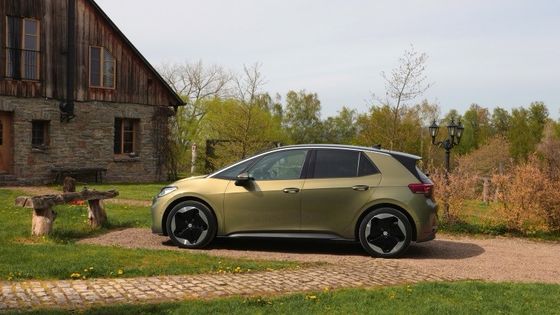 Klasik ve en yeni EV otomobil Volkswagen ID 3 PRO WLTP 434km Aralık 150kw ((204P.s) Motor gücü7.6sec Hızlandırma 0-100km/h