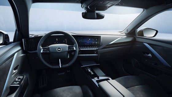 Opel Astra Electric'de 54kwh pil ile konforlu sürüş elektrikli araç 170km/h maksimum hızda 150kw motor gücü