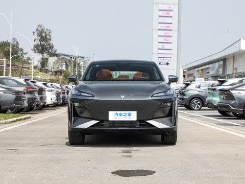 En yeni HUAWEI Sistemi DEEPAL S07 2024 EREV 121km CLTC0.5h Hızlı şarj süresi 175kW Maksimum Güç 320N.m Döngü