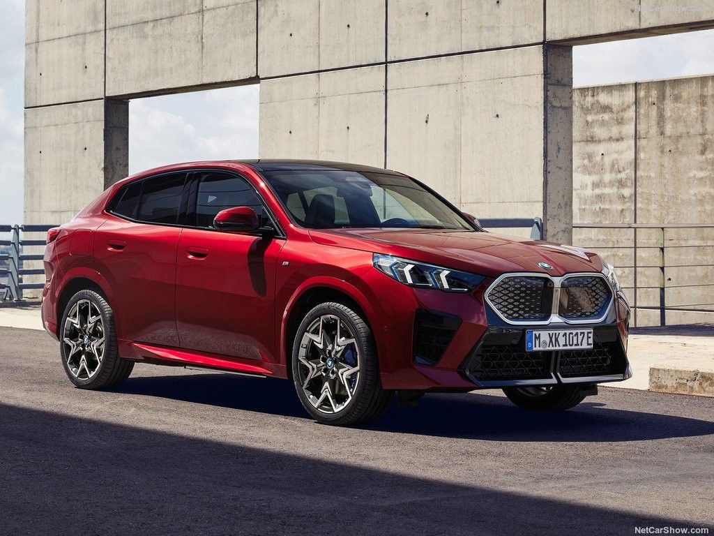 Sıcak Satış BMW IX2 için Uzun Menzilli Elektrikli Araba 2024 449Km Yüksek Hızlı Otomatik Yeni Enerji Aracı