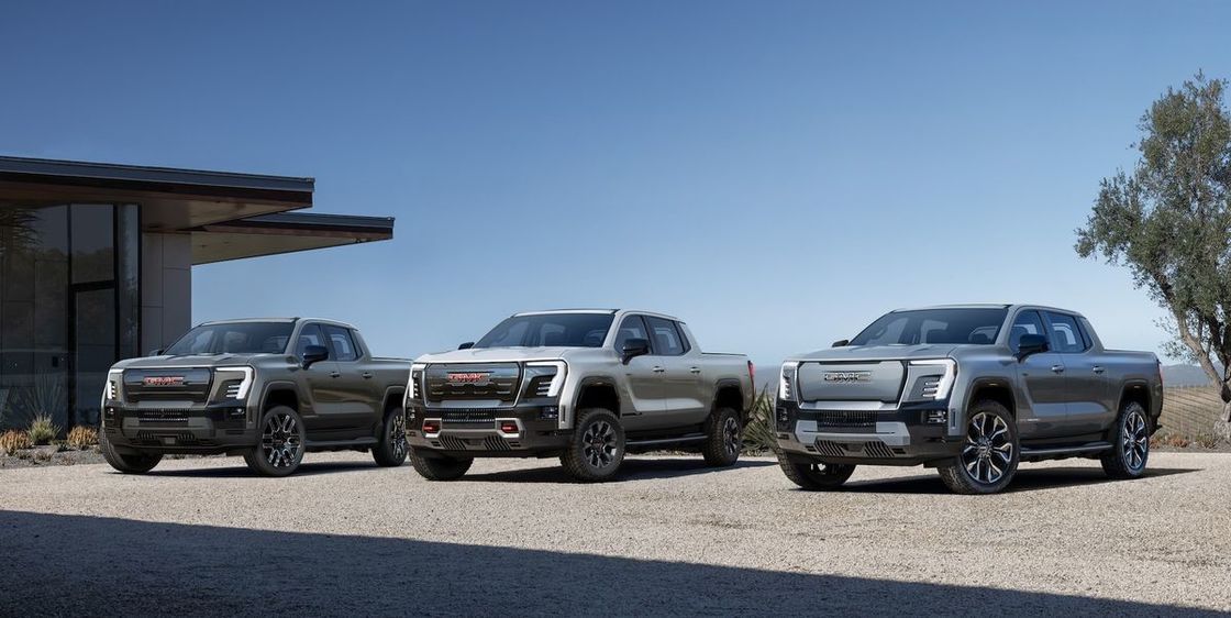 GMC Sierra EV çift motorlu güç sistemi 754P ile 9500 pound'a kadar çekmek için notlanmıştır ve 1300 pound'a kadar yük taşıyabilir