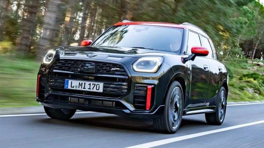 2024 saf elektrikli araba Mini Cooper Countryman E aile SUV kutu şeklinde 462km menzil 150km motor gücü ile