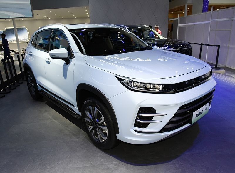 2023 Classic EXCEED Chery EXCEED ET-i 1.5T 156hp L4 + 125 elektrikli motorla hibrit araba 180km/h en yüksek hız 0-100km/h 7 saniye içinde