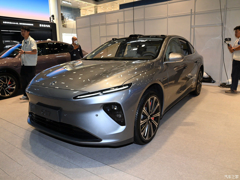 Yeni Enerji Araçları 2024 Nio ET7 Weilai Elektrikli Araçlar 75kwh 200km/h Yüksek Hızlı Araç