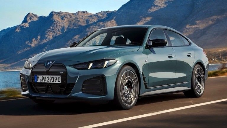 Tamamen elektrikli araç yüksek performanslı 450km menzilli BMW i4 hızlandırma 0-100km/h 3.9s 225km/h en yüksek hız 400kw güç