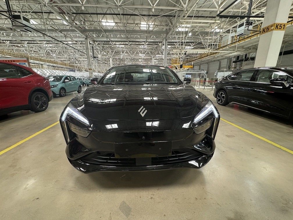 RHD 2024 JMEV Yi GSE Elektrikli Arabalar 430km menzile sahip 118kw Maksimum Güç